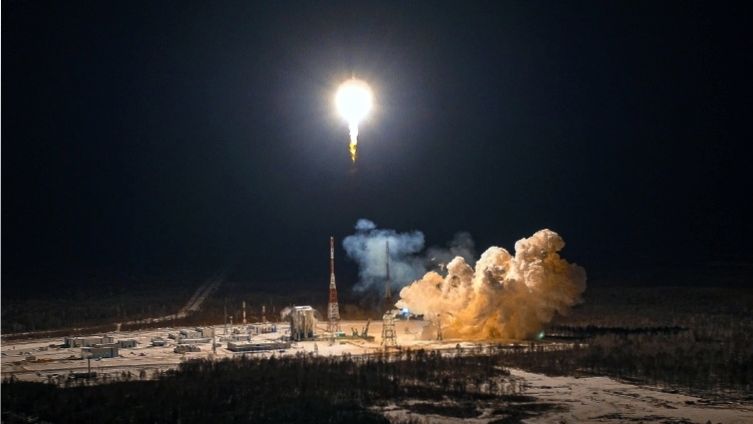 Ruská raketa vynesla do kosmu dalších 36 webových satelitů firmy OneWeb